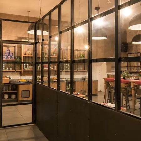 Vandrerhjem 7 Santi *