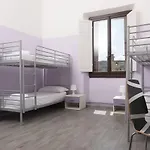 Hostel 7 Santi