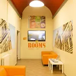 Hostel 7 Santi