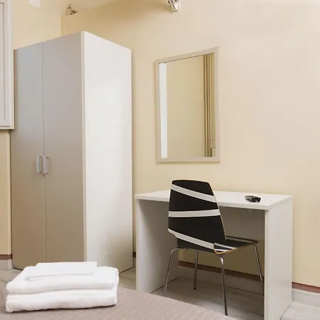 7 Santi Hostel *