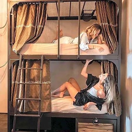 7 Santi Hostel