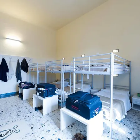 7 Santi Hostel Florence
