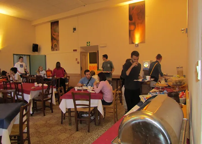 Auberge de jeunesse 7 Santi *