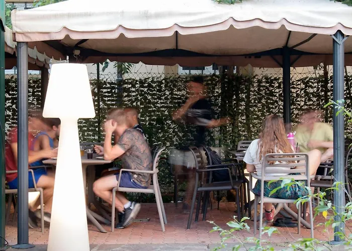 7 Santi Auberge de jeunesse *