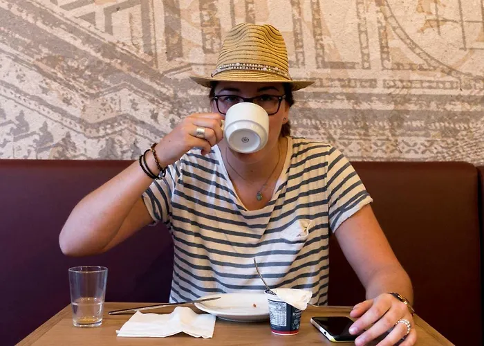 Auberge de jeunesse 7 Santi *