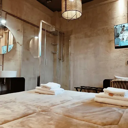 Hostel 7 Santi Florence