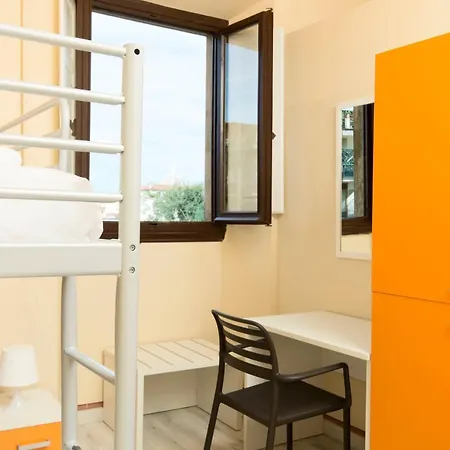 Hostel 7 Santi Florence