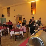 بيت شباب 7 Santi *